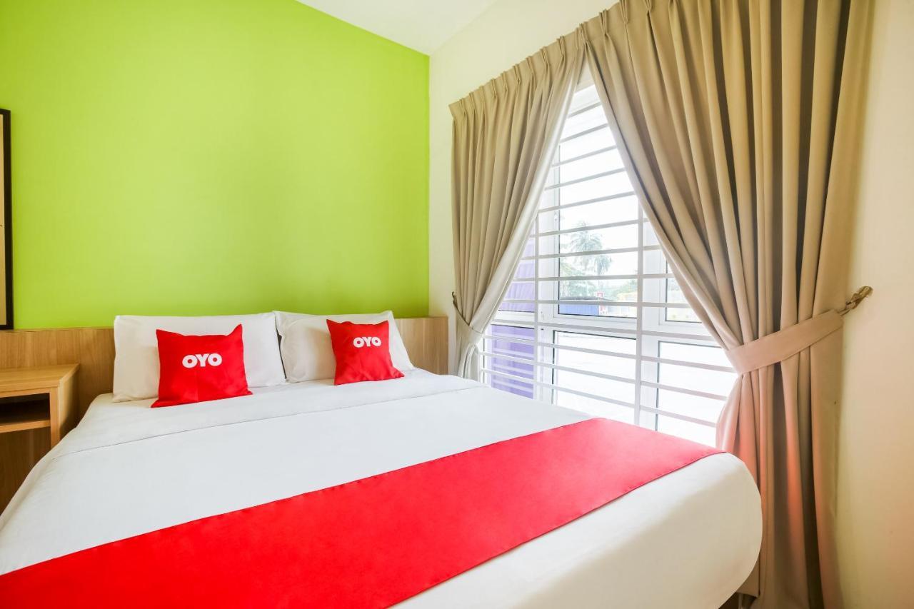 Oyo 89677 Sunflower Hotel Seremban Luaran gambar